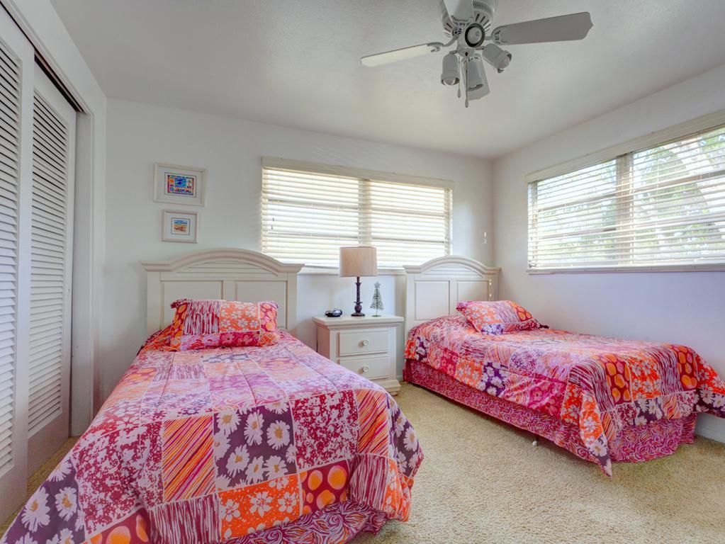 Aloha Kai 50 By Vacation Rental Pros Siesta Key Room photo